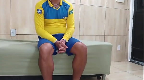 The Married Postman came back full of lust in the cool. He called here pretending to bring a package but I soon got what he wanted. I cheated on Kido and kicked him out at the end. So unmissable. Watch the full version on Xvideos Premium.