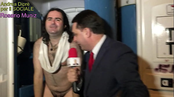 Smallest penis ever: Rosario Muniz completely naked presented by Andrea Dipr&egrave_